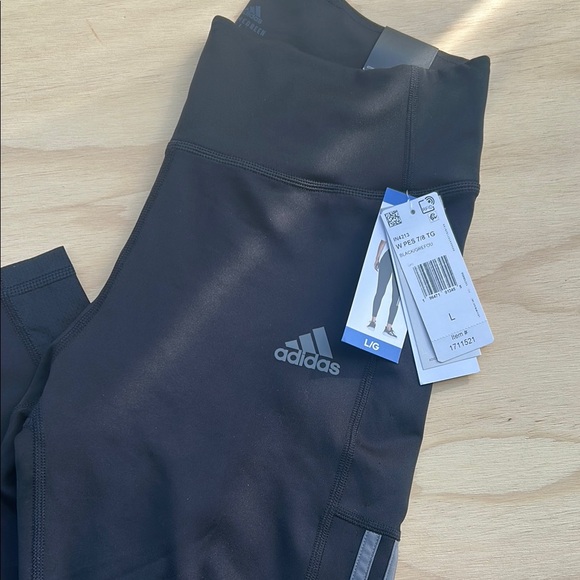 Adidas women's tight fit  Black Leggings Large - Picture 1 of 8